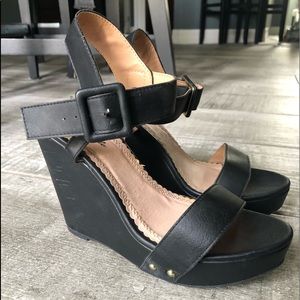 Black wedge heels